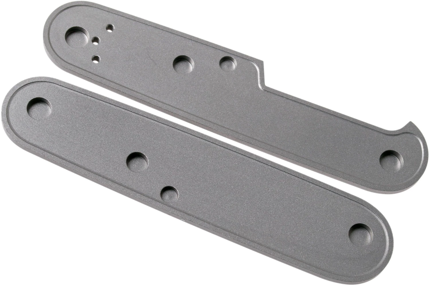 Daily Customs 91.2 Pinstripes Pattern, Titanium P10008996 Plaquettes Pour Victorinox 2 Daily Customs 91.2 Pinstripes Pattern, Titanium P10008996 Plaquettes Pour Victorinox – Image 2