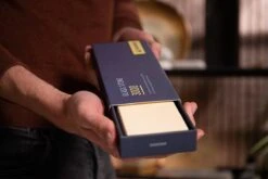 Skerper Glass Stone SVGS1000 Pierre à Aiguiser Granulométrie 1000 -Couteaux Soldes Boutique Glass stone skerper box 1 1200x800