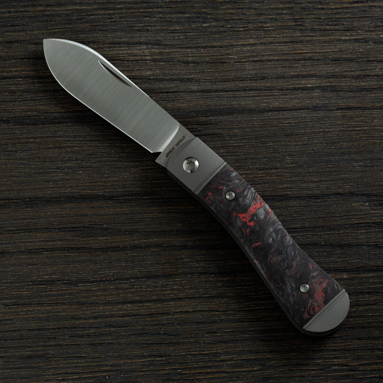 Jack Wolf K9 Jack, Red Dark Matter Fat Carbon K9-01-DMR Couteau De Poche Slipjoint 1 Jack Wolf K9 Jack, Red Dark Matter Fat Carbon K9-01-DMR Couteau De Poche Slipjoint