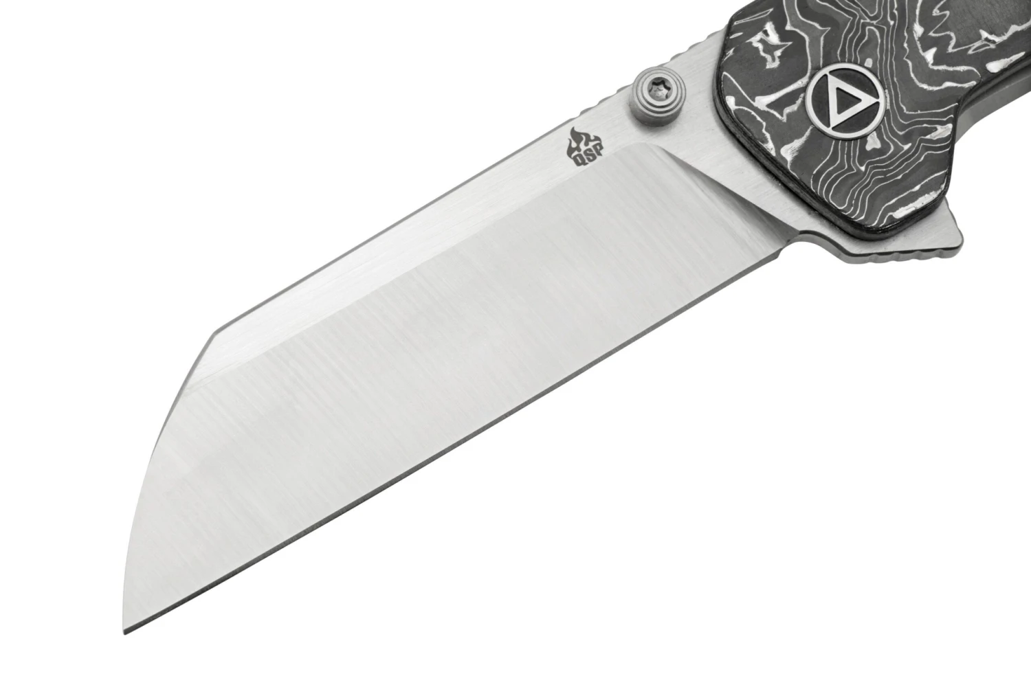 QSP Knife Penguin XL QS130XL-D1, Satin 20CV, Aluminum Foil Carbonfiber, Couteau De Poche 3 QSP Knife Penguin XL QS130XL-D1, Satin 20CV, Aluminum Foil Carbonfiber, Couteau De Poche – Image 3