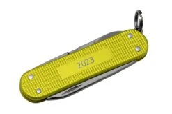 Victorinox Classic SD Alox Limited Edition 2023, 0.6221.L23 Electric Yellow, Couteau Suisse 9 Victorinox Classic SD Alox Limited Edition 2023, 0.6221.L23 Electric Yellow, Couteau Suisse -Couteaux Soldes Boutique VT0 6221 L23 05 victorinox