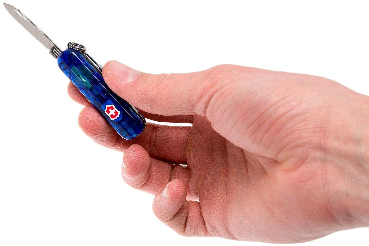 Victorinox Signature Lite Bleu Transparent 0.6226.T2 Couteau Suisse 6 Victorinox Signature Lite Bleu Transparent 0.6226.T2 Couteau Suisse – Image 6