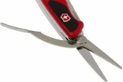 Victorinox RangerGrip 71 Gardener Rouge-noir VT0.9713.C Couteau Suisse 8 Victorinox RangerGrip 71 Gardener Rouge-noir VT0.9713.C Couteau Suisse -Couteaux Soldes Boutique VT0 9713 C 03 victorinox rangergrip 71 gardener vt0 9713 c d3