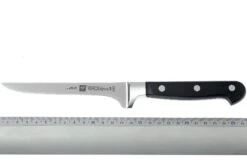 Zwilling - Professional « S » Couteau à Désosser 14 Cm 7 Zwilling - Professional « S » Couteau à Désosser 14 Cm -Couteaux Soldes Boutique ZW31024 140 04 zwilling professional s 31024 140 uitbeenmes d4