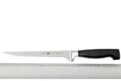 Zwilling - Four Star (4 Étoiles) Couteau à Filet 8 Zwilling - Four Star (4 Étoiles) Couteau à Filet -Couteaux Soldes Boutique ZW31073 180 04 zwilling foue star 31073 180 fileermes d4